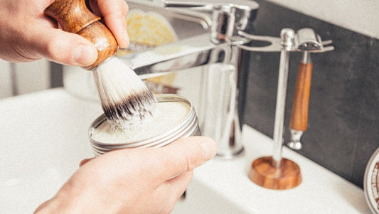 Rasage à l’ancienne : le guide complet pour se raser comme les anciens !